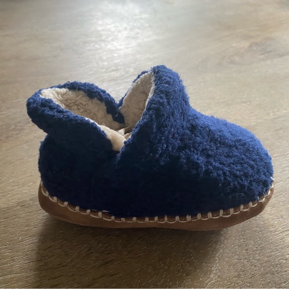 L.L. Bean | Cozy Toddler Slippers • Size 5/6 - Picture 4 of 9